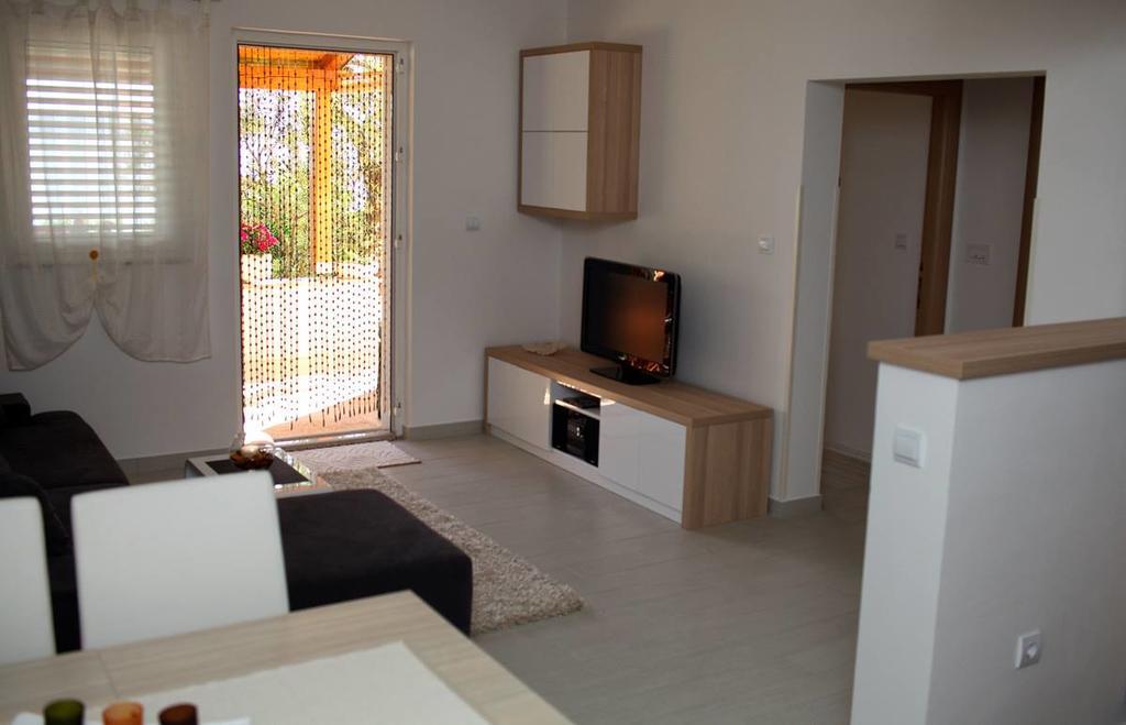 Apartman Mare Maslenica Esterno foto
